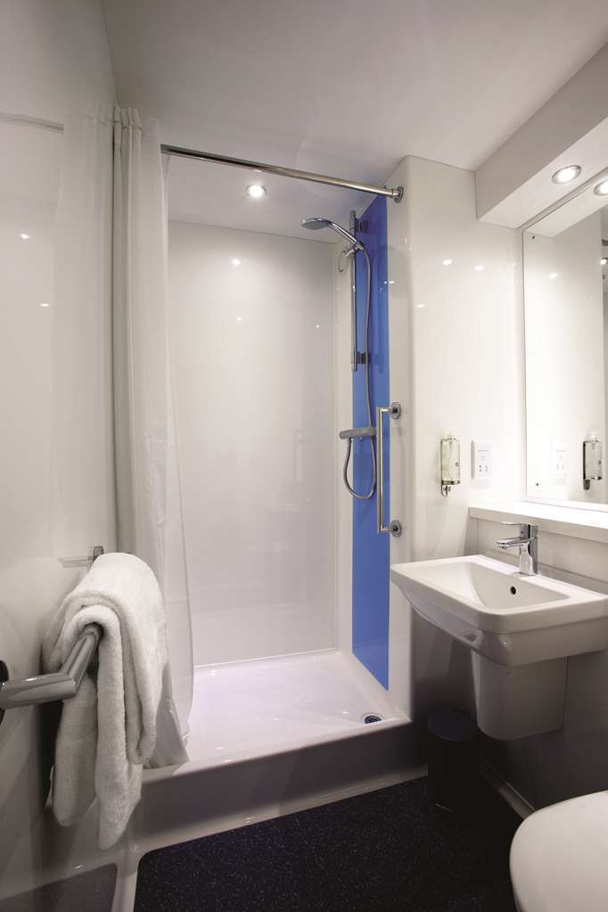 Travelodge Liverpool Docks Ruang foto