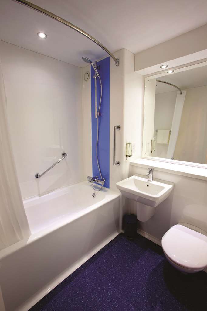 Travelodge Liverpool Docks Ruang foto