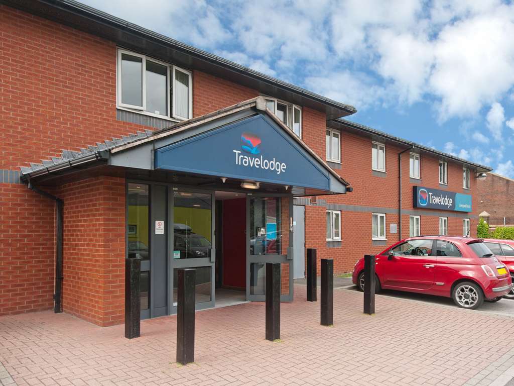 Travelodge Liverpool Docks Bagian luar foto