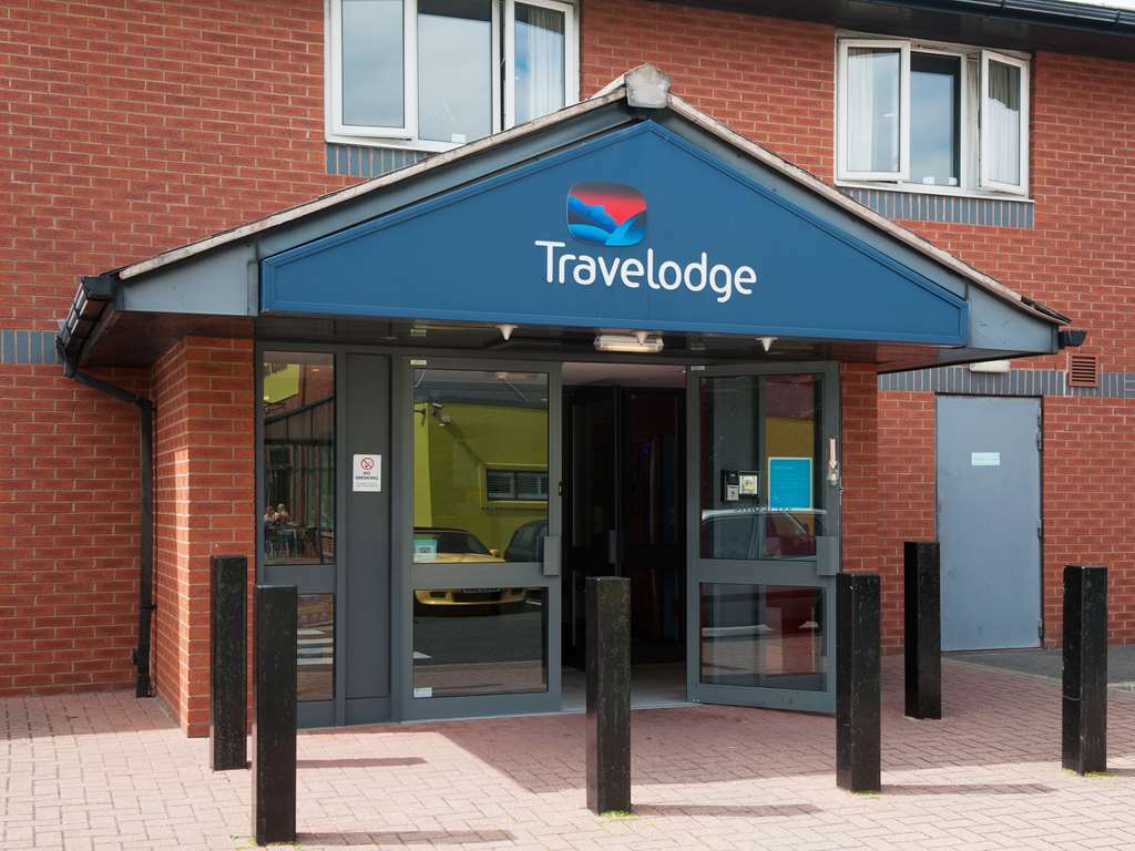 Travelodge Liverpool Docks Bagian luar foto